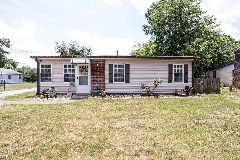 4310 Cromwell AVE, CHESAPEAKE VA 23325 - Main photo