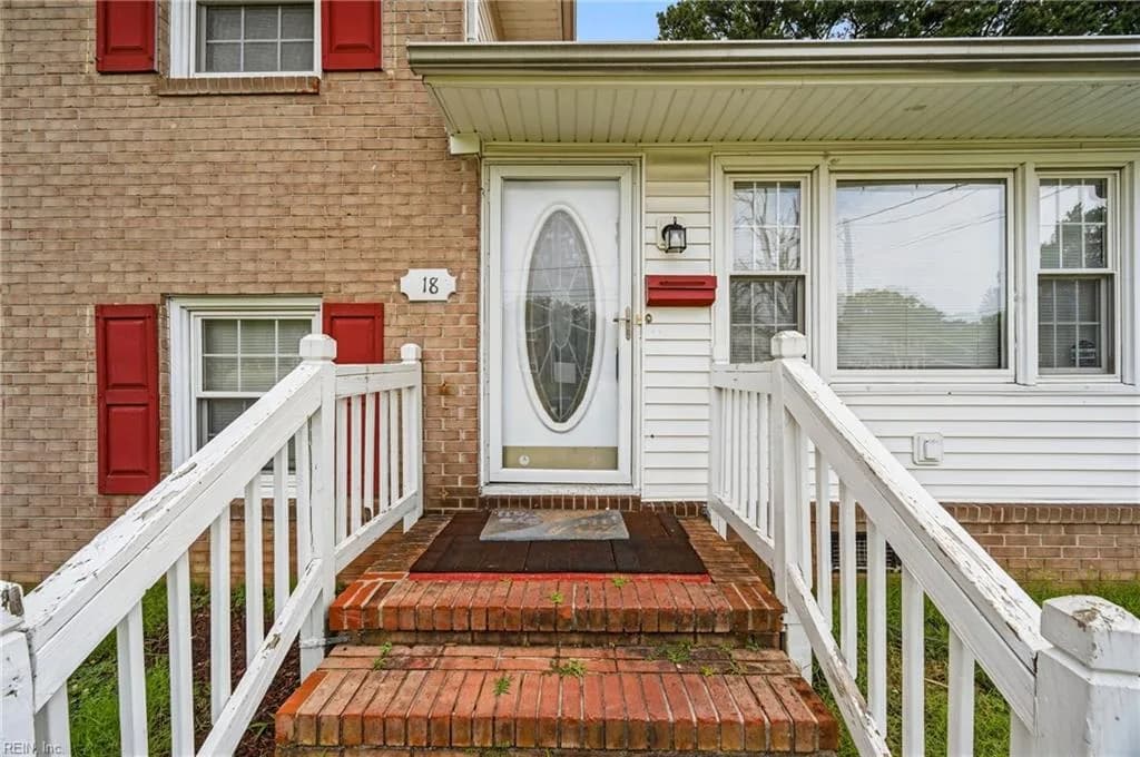 18 Janet DR, HAMPTON VA 23666 - Photo 5