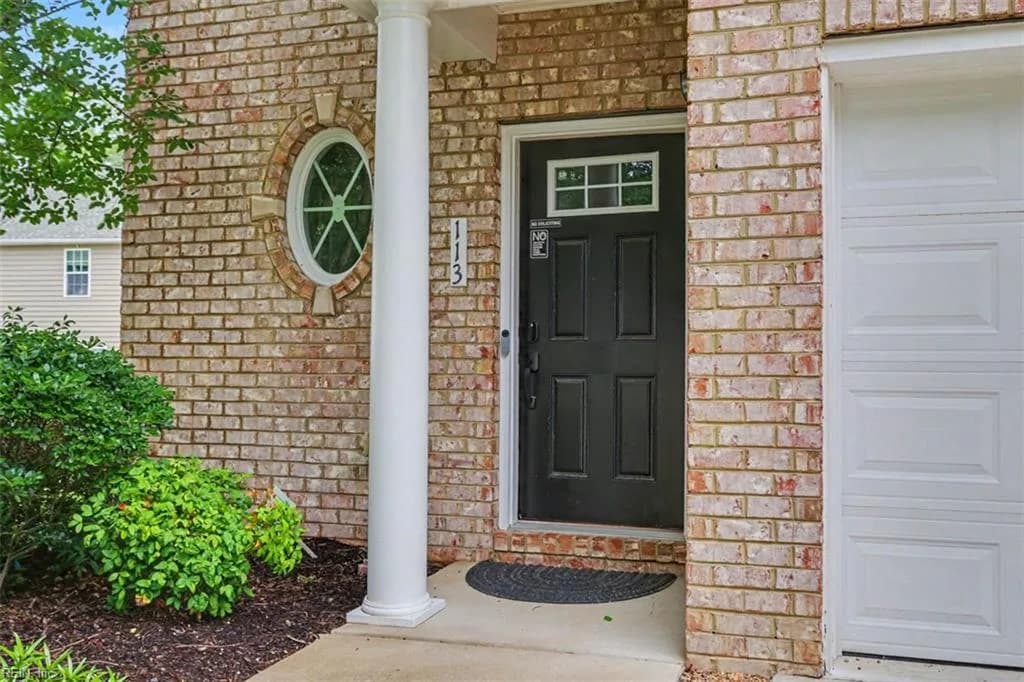 113 Hale CIR, YORKTOWN VA 23690 - Photo 3