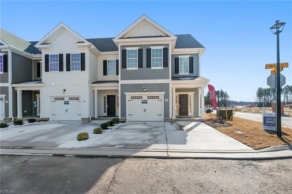 4910 Apricot WAY, CHESAPEAKE VA 23321 - Photo 3