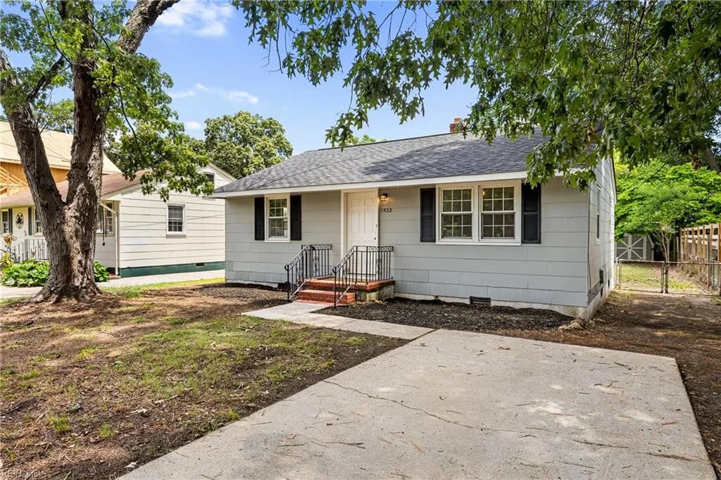 1522 Walnut AVE, CHESAPEAKE VA 23325 - Photo 2