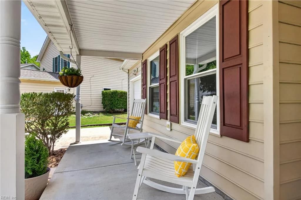 114 Maurice CT, YORKTOWN VA 23690 - Photo 4