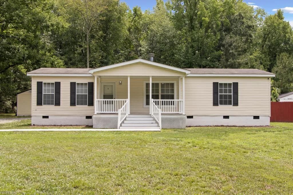3864 Cappahosic RD, GLOUCESTER VA 23061 - Main photo