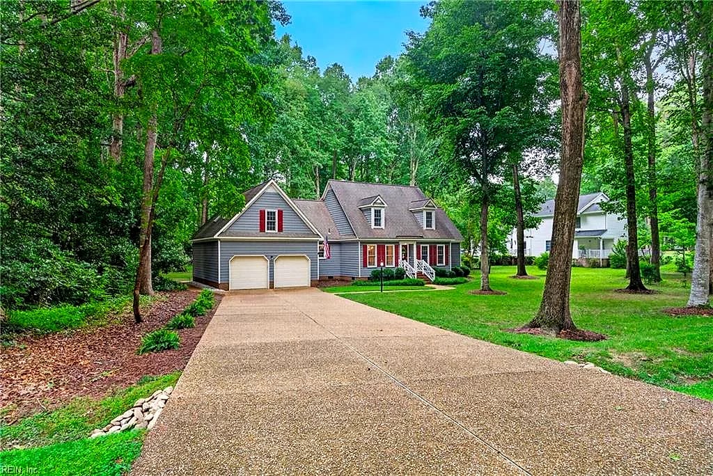 4 Efford CT, Williamsburg — 4 bed Residential, 2,941 sqft