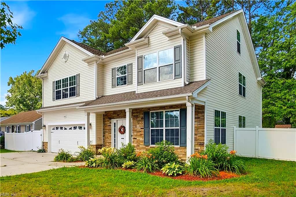 568 Waters RD, CHESAPEAKE VA 23322 - Photo 2