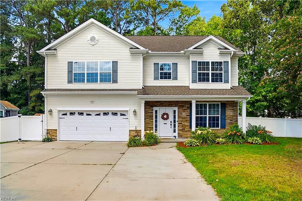 568 Waters RD, CHESAPEAKE VA 23322 - Photo 3