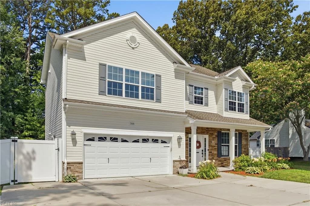 568 Waters RD, CHESAPEAKE VA 23322 - Photo 4