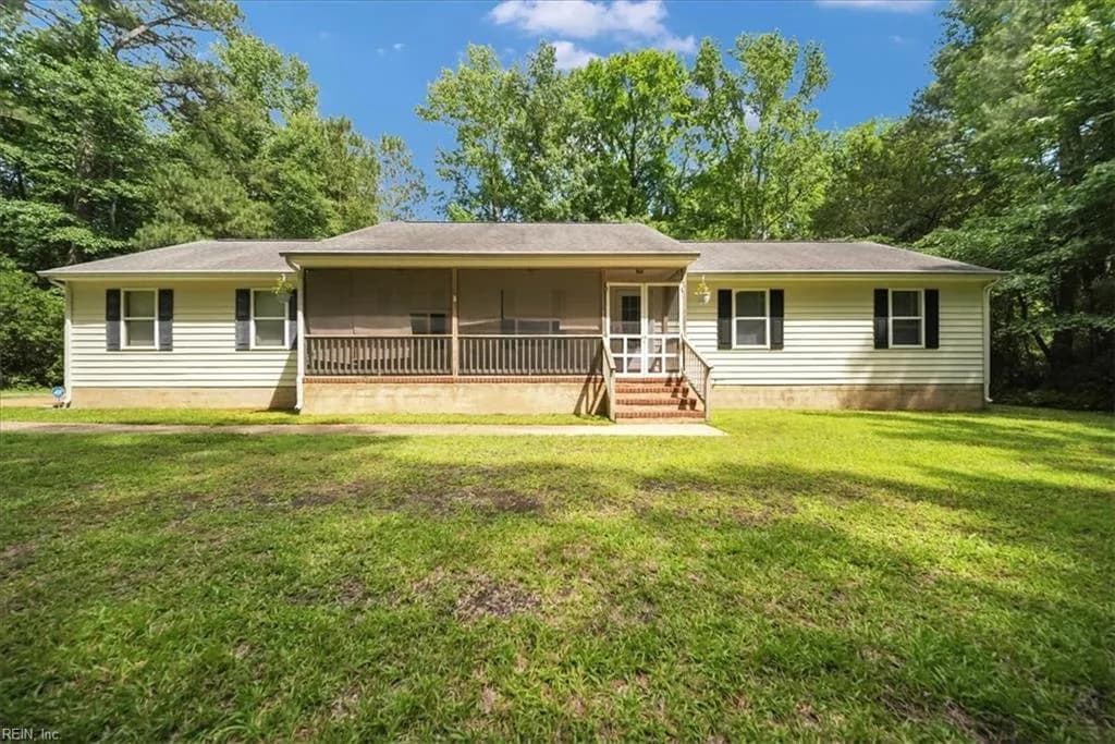 8996 Guinea RD, HAYES VA 23072 - Main photo