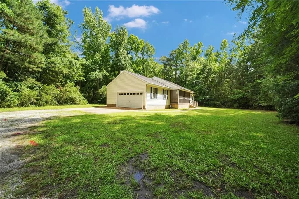 8996 Guinea RD, HAYES VA 23072 - Photo 4
