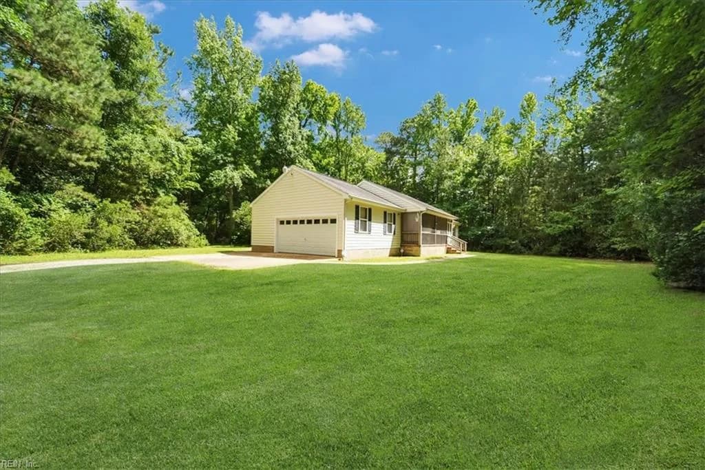 8996 Guinea RD, HAYES VA 23072 - Photo 5
