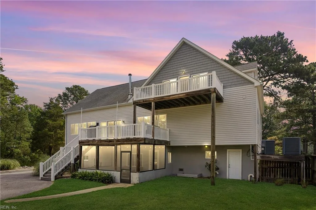 212 Crockett RD, SEAFORD VA 23696