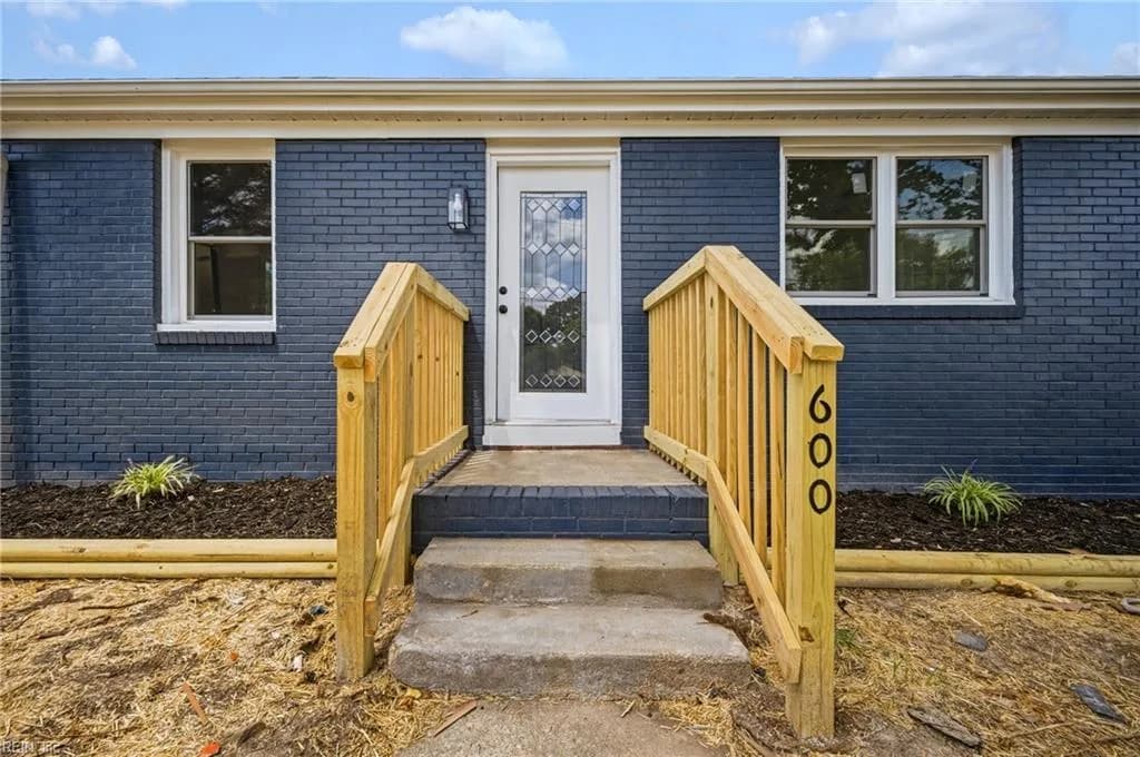 600 Mooney Rd DR, CHESAPEAKE VA 23325 - Photo 2