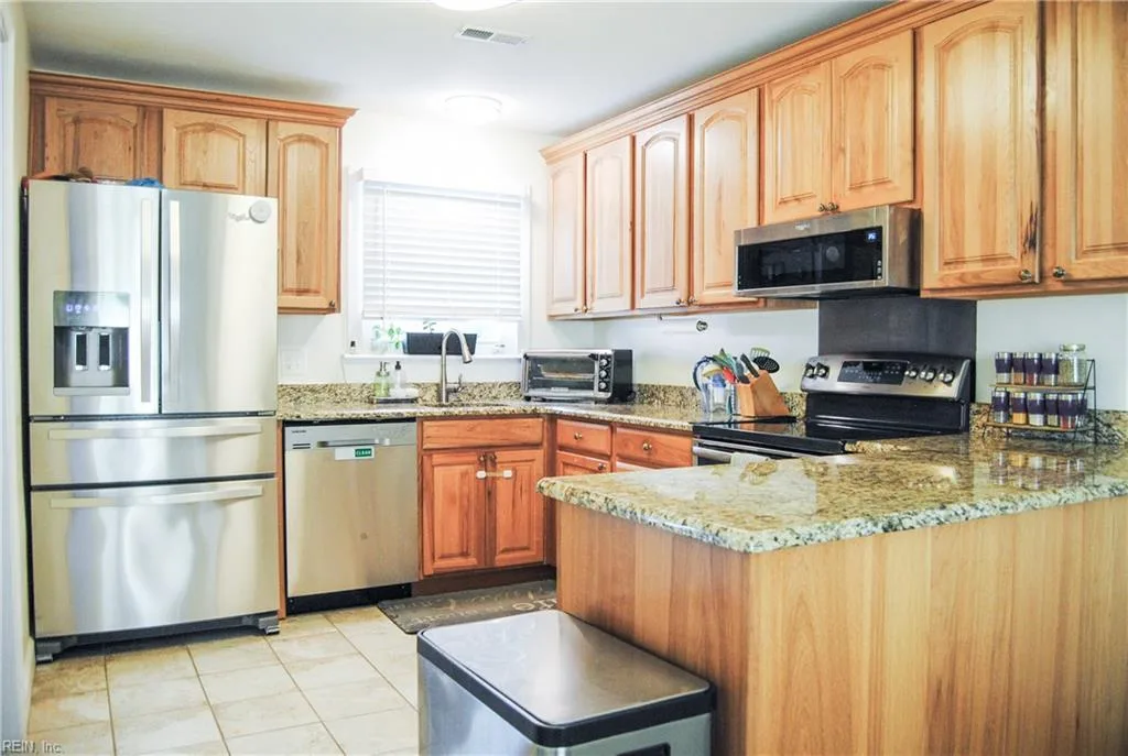 408 OLD FORGE CT, VIRGINIABEACH VA 23452 - Photo 5