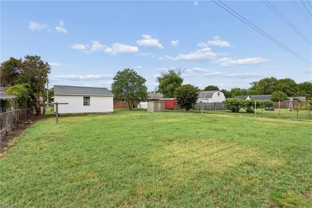 9 Calvert DR, NEWPORTNEWS VA 23601 - Photo 3
