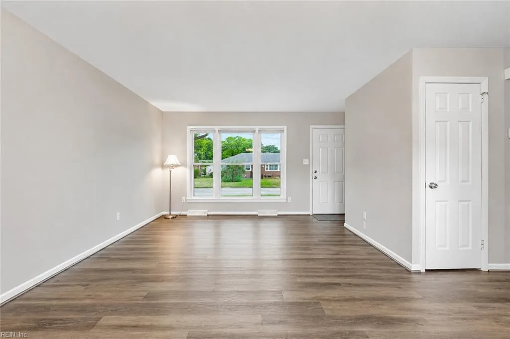 9 Calvert DR, NEWPORTNEWS VA 23601 - Photo 4