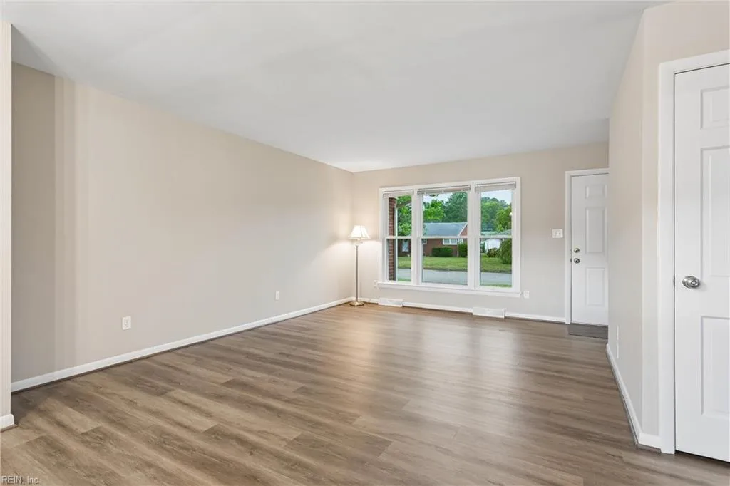 9 Calvert DR, NEWPORTNEWS VA 23601 - Photo 5