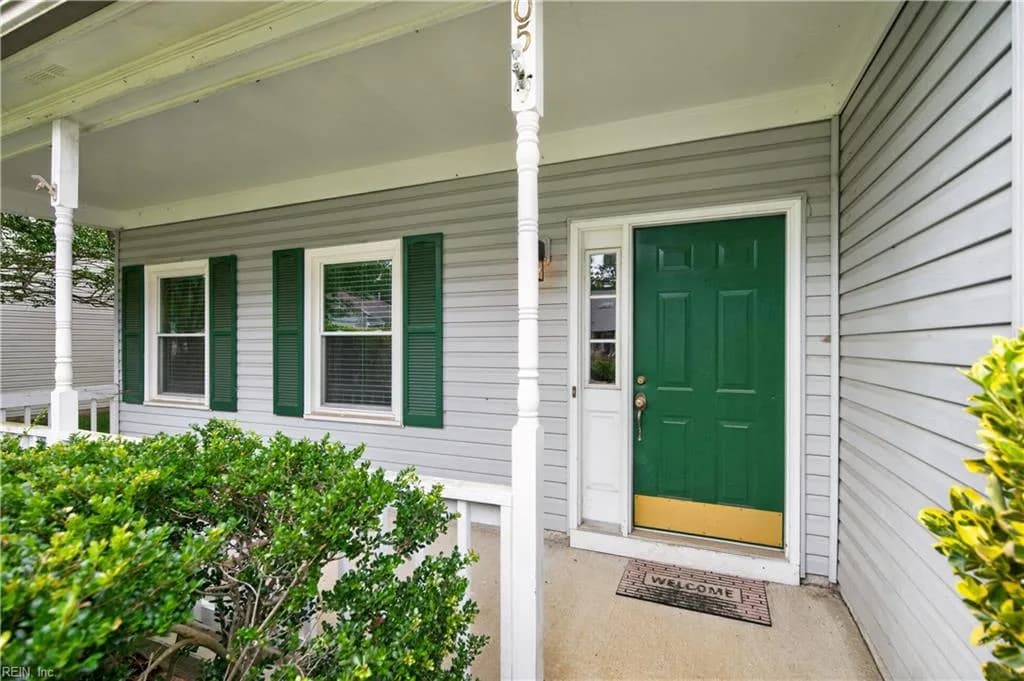 105 Ivy ARCH, YORKTOWN VA 23693 - Photo 3