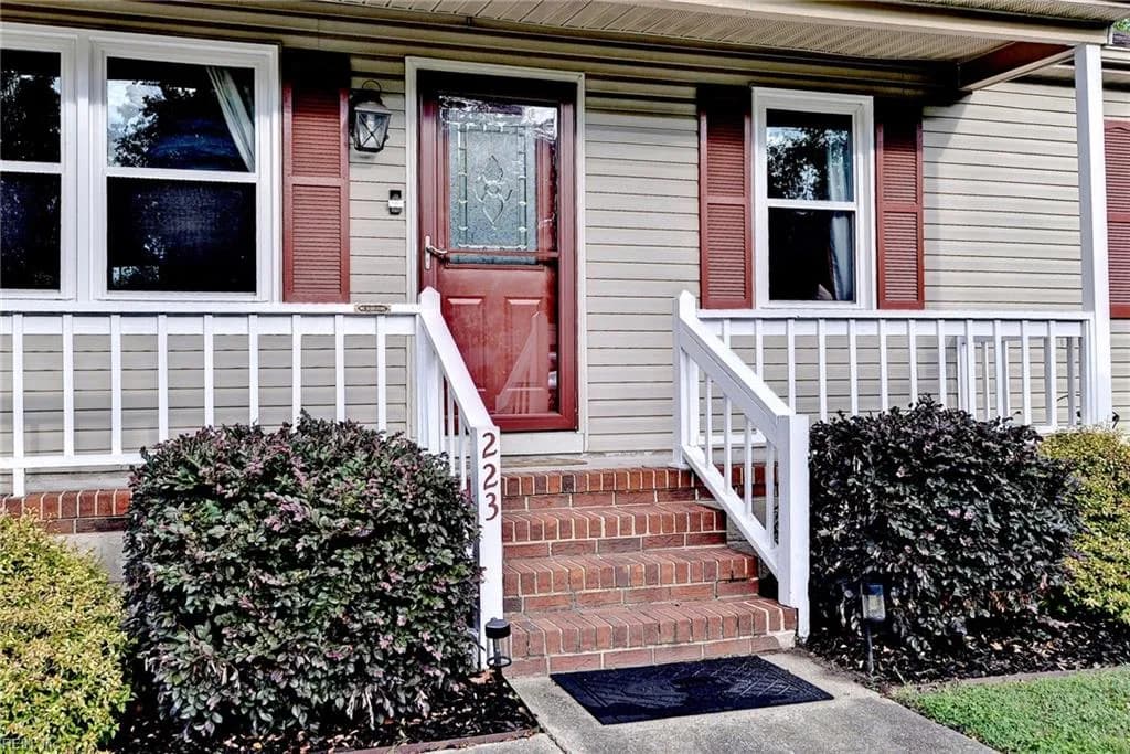 223 Louise DR, NEWPORTNEWS VA 23601 - Photo 5