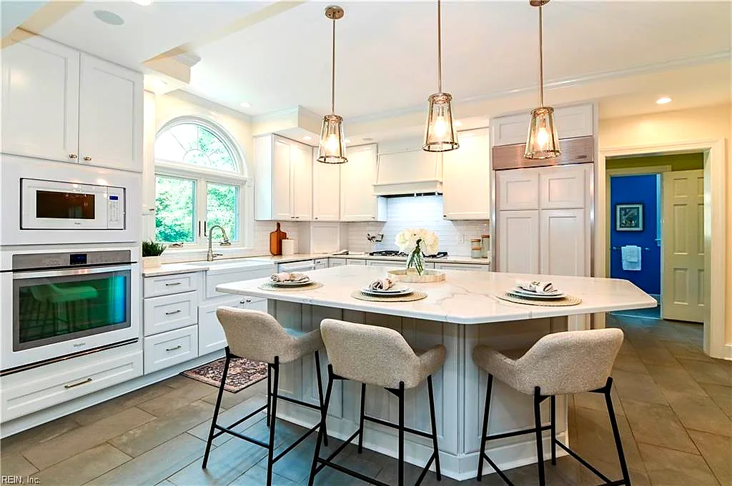 7411 Muirfield RD, Norfolk — 4 bed Residential, 3,936 sqft