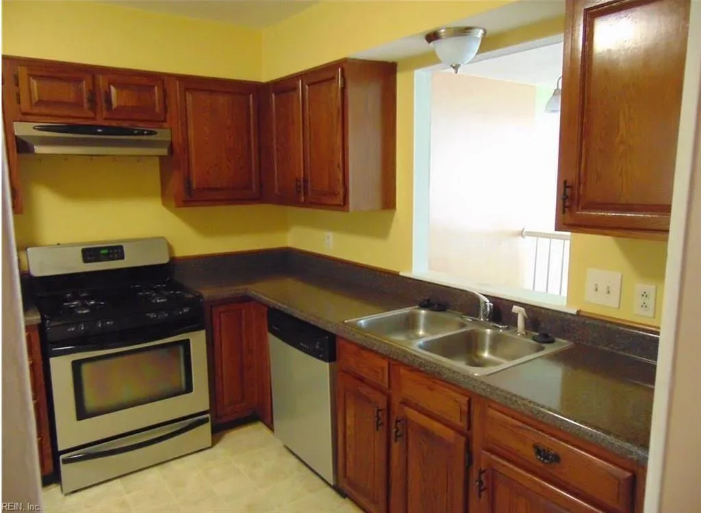 125 Wexford DR E, SUFFOLK VA 23434 - Photo 5