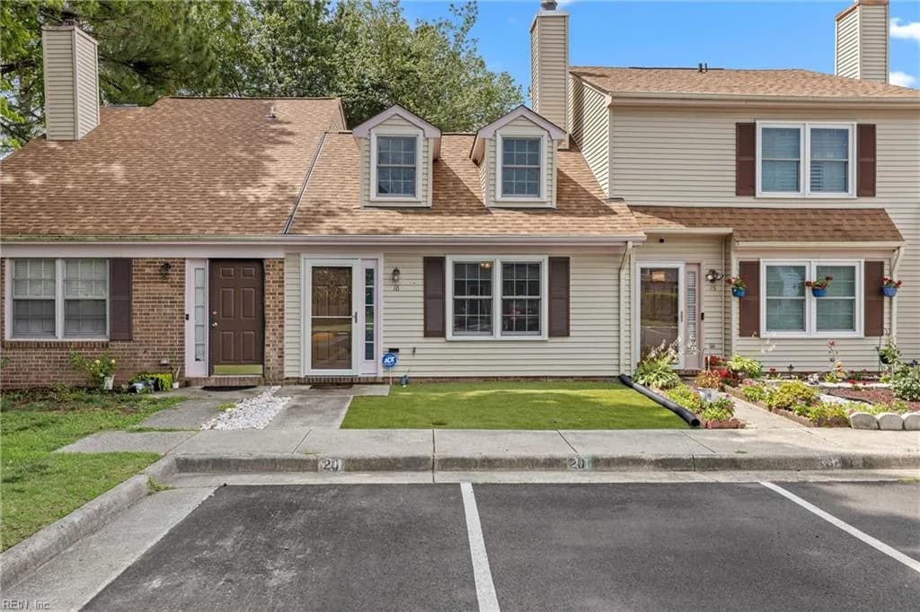 18 Parkway DR, HAMPTON VA 23669 - Photo 2
