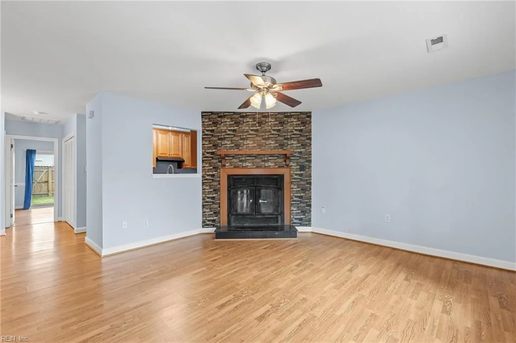 18 Parkway DR, HAMPTON VA 23669 - Photo 5