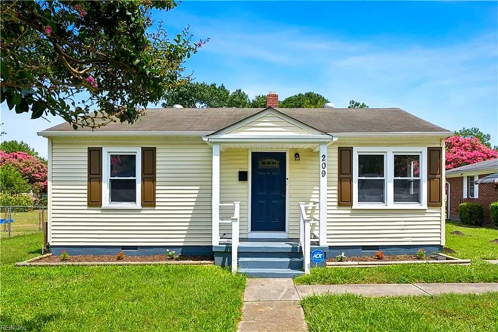 209 Woodstock ST, PORTSMOUTH VA 23701 - Main photo