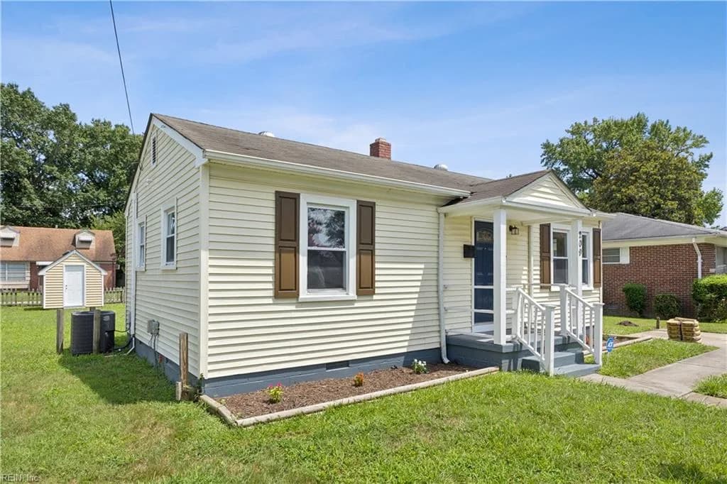 209 Woodstock ST, PORTSMOUTH VA 23701 - Photo 3