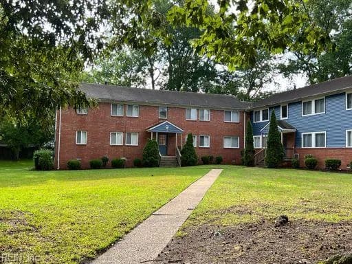 16 Pollux CIR E #4, PORTSMOUTH VA 23701 - Main photo