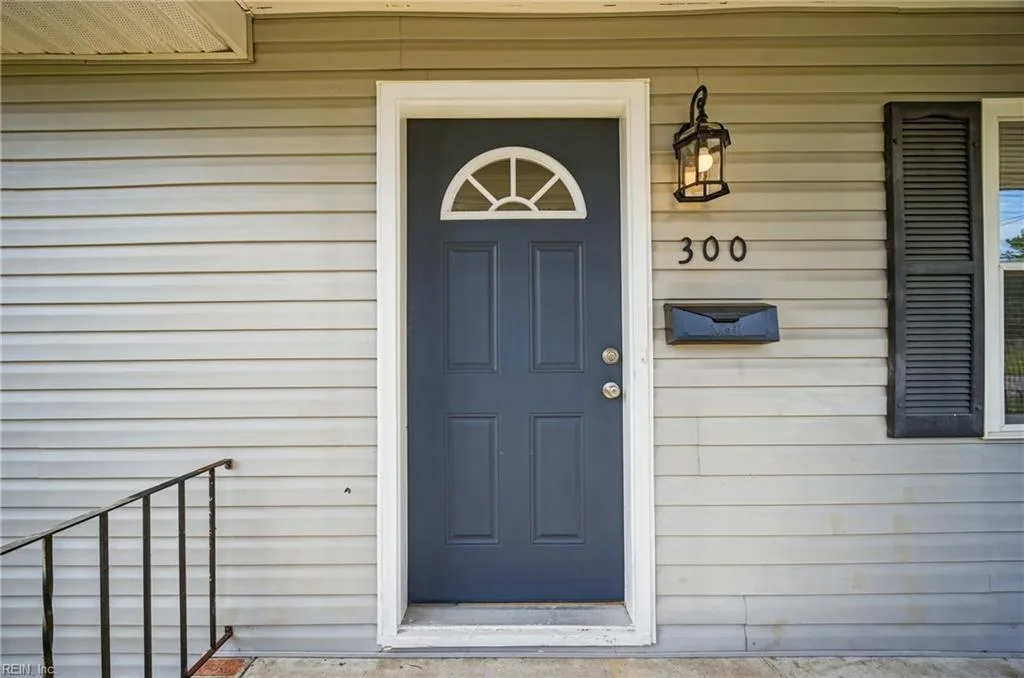 300 Dwight DR, PORTSMOUTH VA 23704 - Photo 5