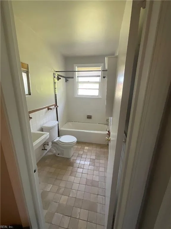 7919 Redmon RD #B, NORFOLK VA 23518 - Photo 4