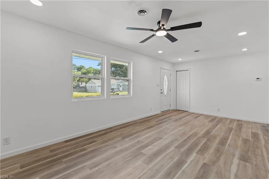 2517 Lynnriver DR, VIRGINIABEACH VA 23452 - Photo 5