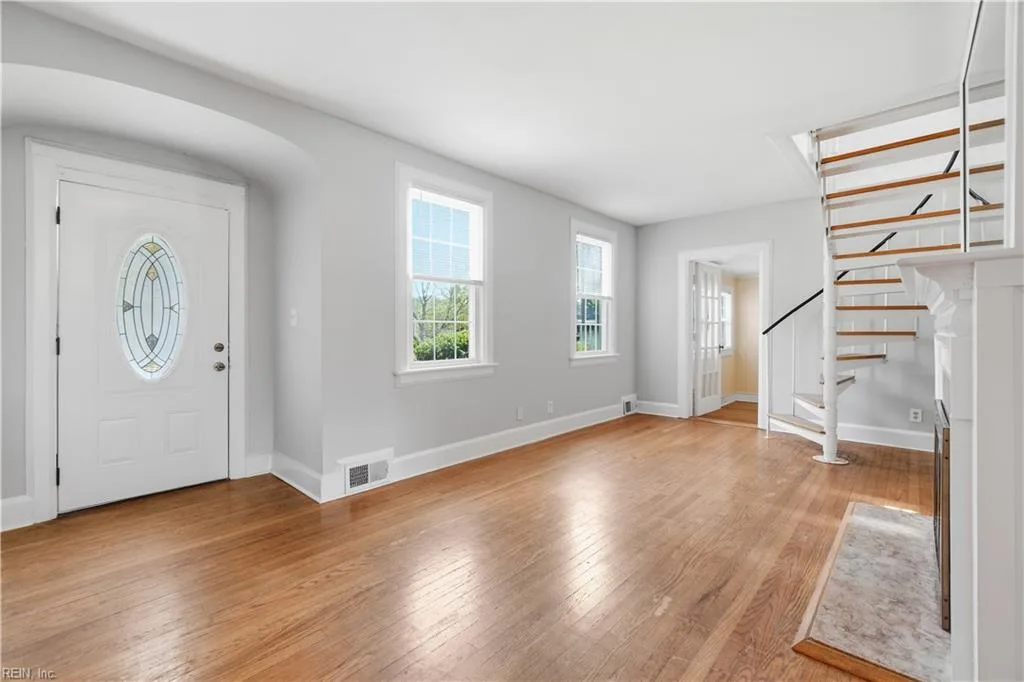 203 Burleigh AVE, NORFOLK VA 23505 - Photo 5