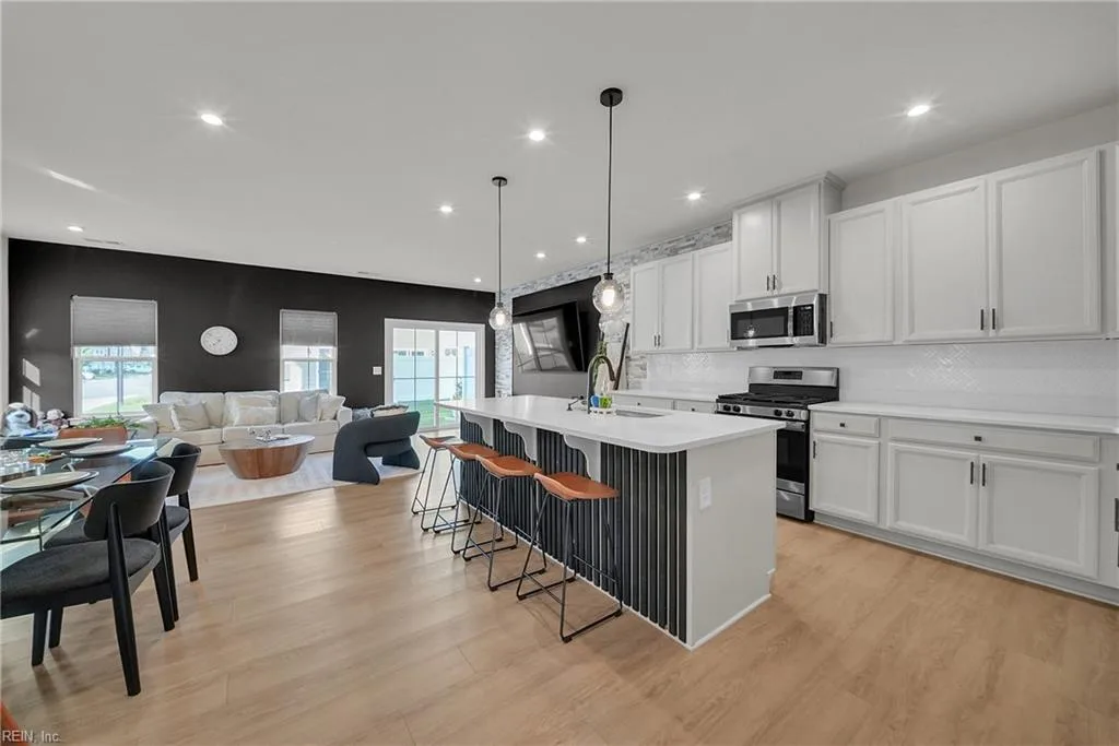 1607 Songbird LN, CHESAPEAKE VA 23323 - Photo 4