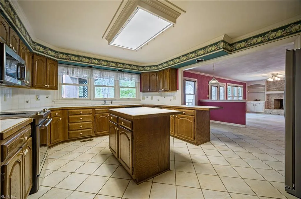 220 Marsh Island DR, CHESAPEAKE VA 23320 - Photo 5