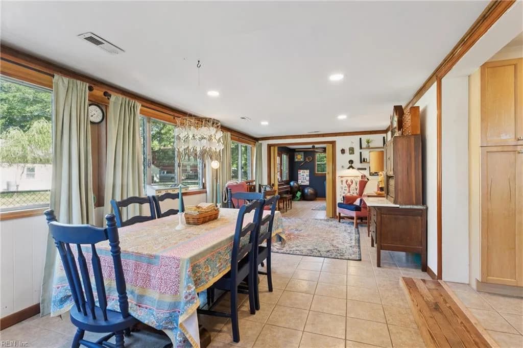 679 Shore DR, HARTFIELD VA 23071 - Photo 5