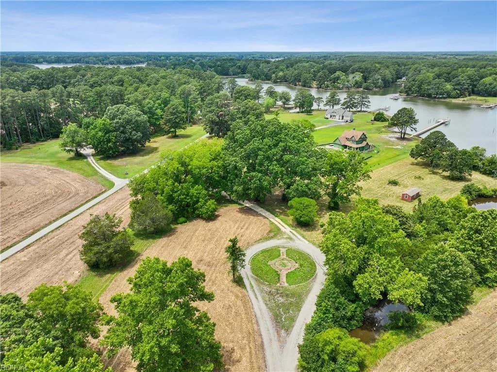 1458 New Point Comfort HWY, MATHEWS VA 23109 - Photo 4