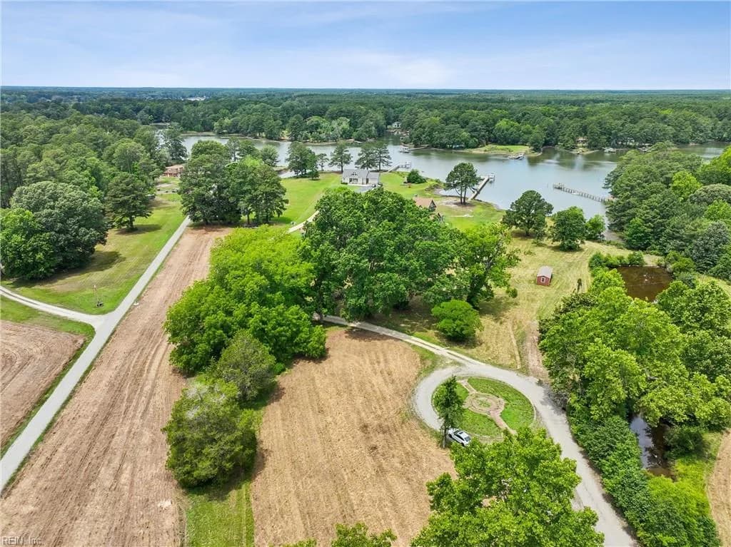 1458 New Point Comfort HWY, MATHEWS VA 23109 - Photo 5