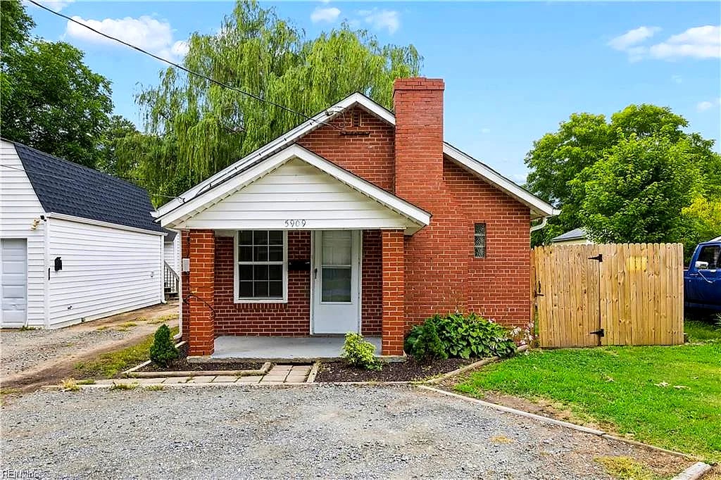 5909 Old AVE, NEWPORT NEWS VA 23605