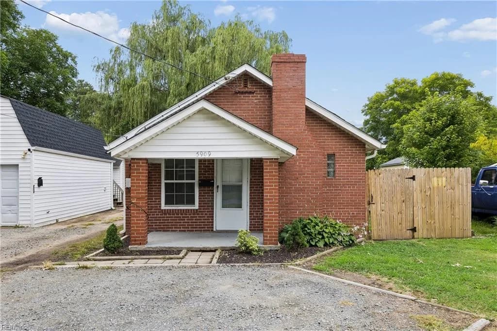 5909 Old AVE, NEWPORTNEWS VA 23605 - Photo 2