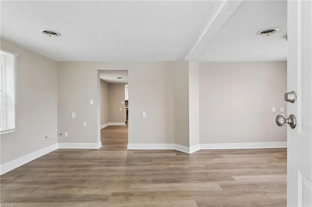 5909 Old AVE, NEWPORTNEWS VA 23605 - Photo 5