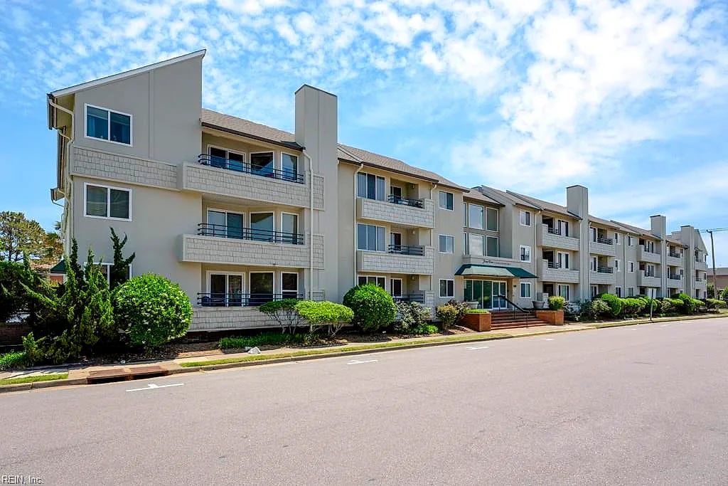 304 28th ST #110, Virginia Beach — 2 bed Residential, 974 sqft