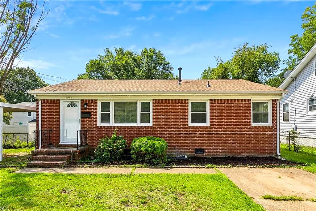 1250 Hampton AVE, NEWPORT NEWS VA 23607 - Main photo
