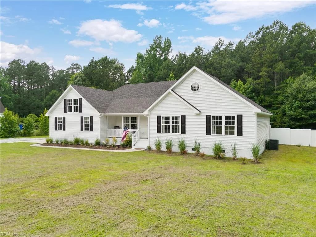 1124 Saint Brides RD W, CHESAPEAKE VA 23322 - Photo 4