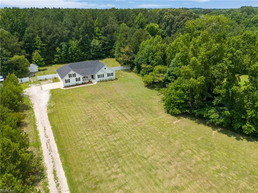 1124 Saint Brides RD W, CHESAPEAKE VA 23322 - Photo 5