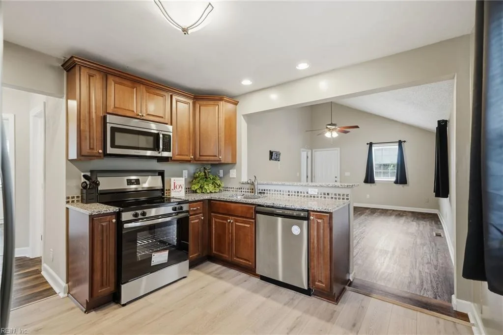 1114 Ferebee AVE, CHESAPEAKE VA 23324 - Photo 5