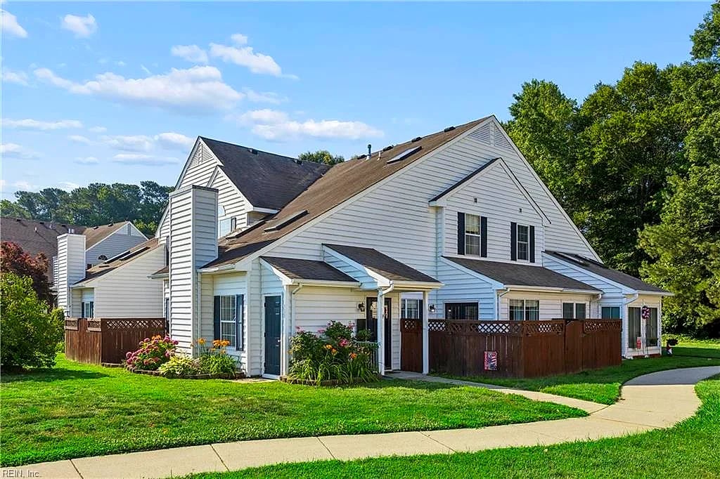 503 Hamlet CT, Yorktown — 3 bed Residential, 1,697 sqft