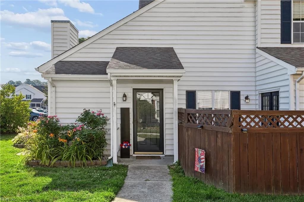 503 Hamlet CT, YORKTOWN VA 23693 - Photo 4