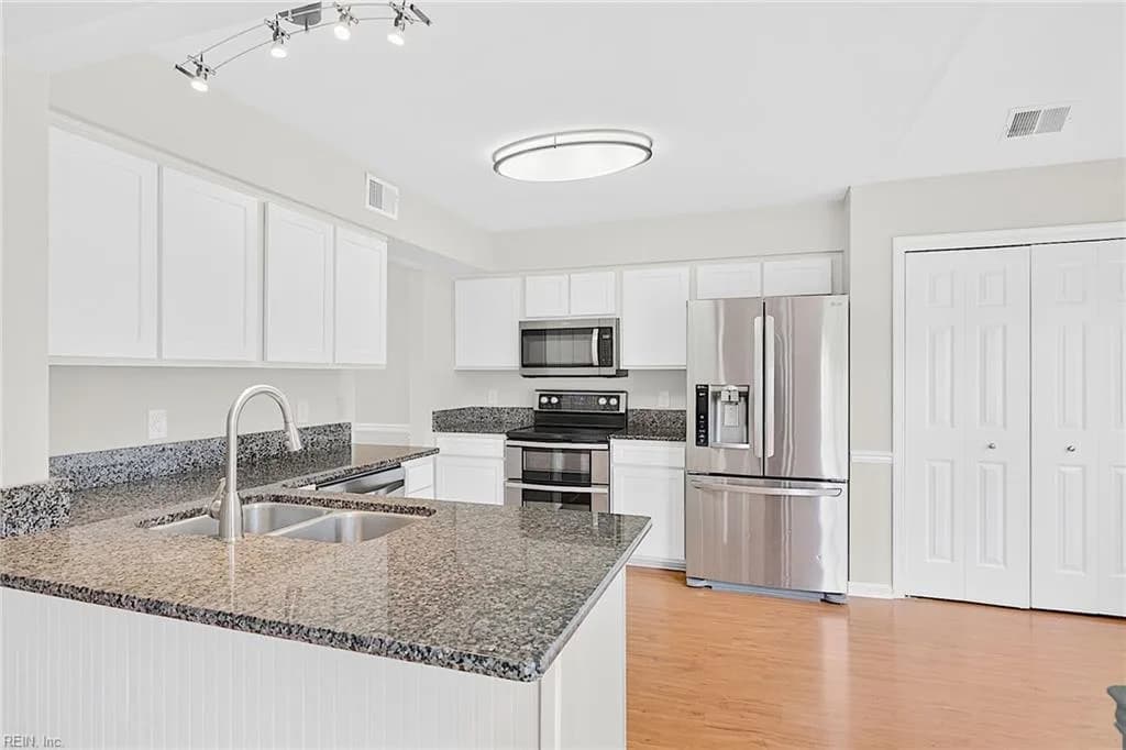 1905 Clifton Bridge DR, VIRGINIABEACH VA 23456 - Photo 2