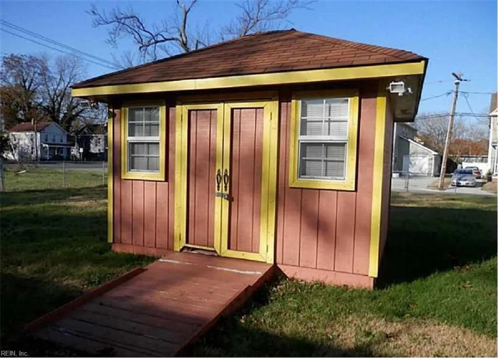 1011 Watson ST #A, NORFOLK VA 23523 - Photo 5